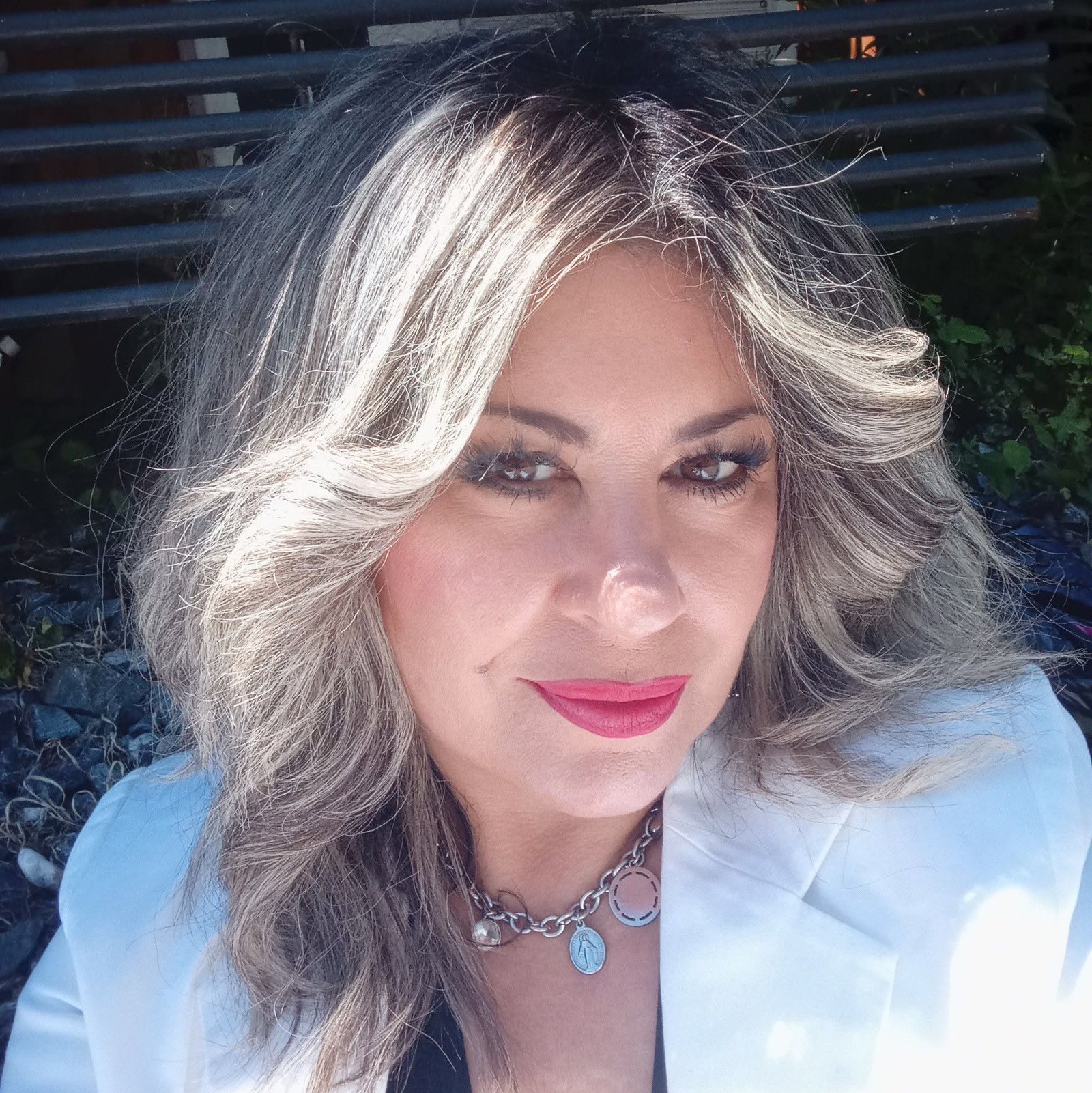 Η Γιούλη, αισθητικός και ιδιοκτήτρια του Elysia Beauty Studio